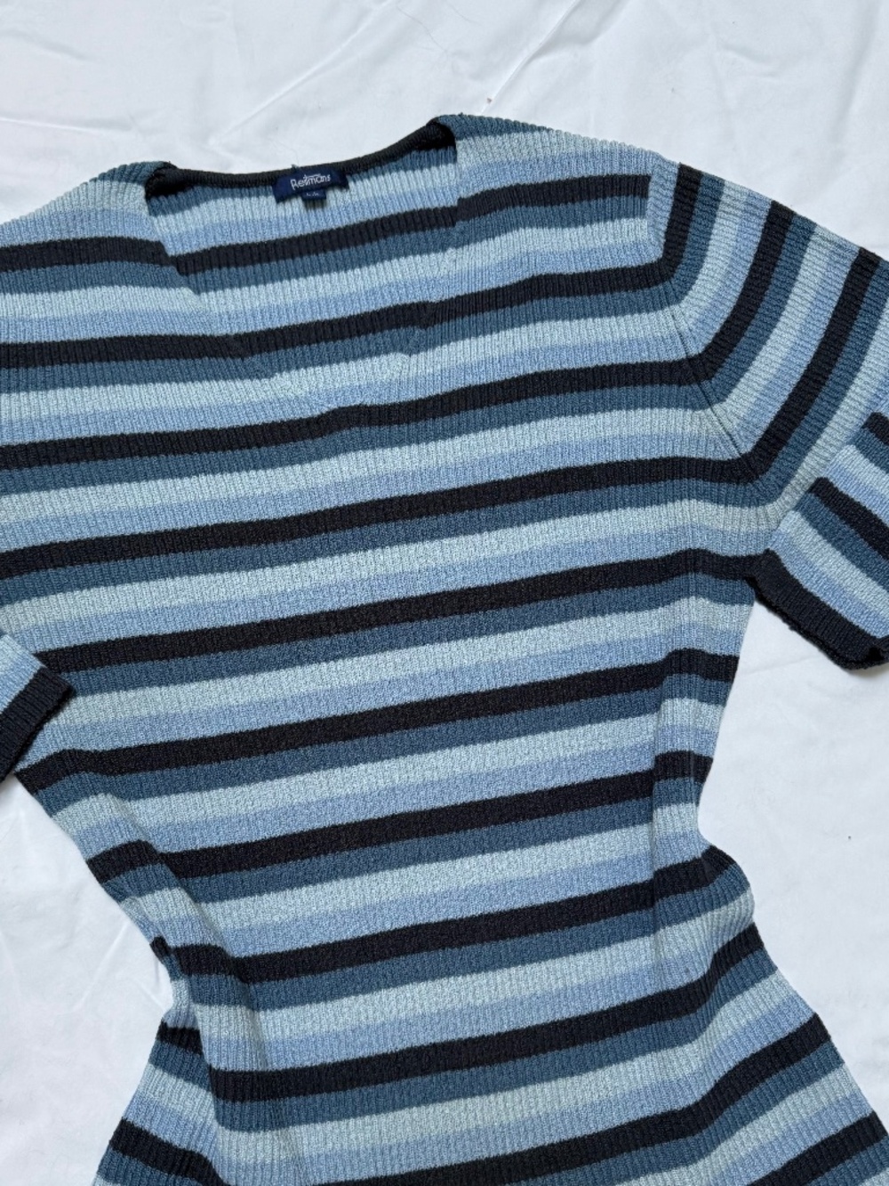 VINTAGE y2k Reitmans striped 3/4 sleeve ribbed knit v-neck sweater